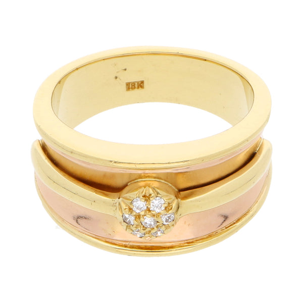 Anillo hechura especial con diamantes en oro amarillo 18 kilates.