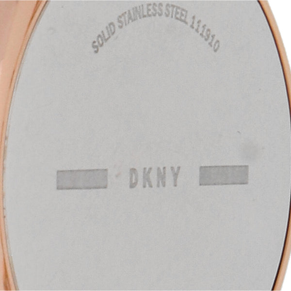 Reloj DKNY para dama en acero chapa.