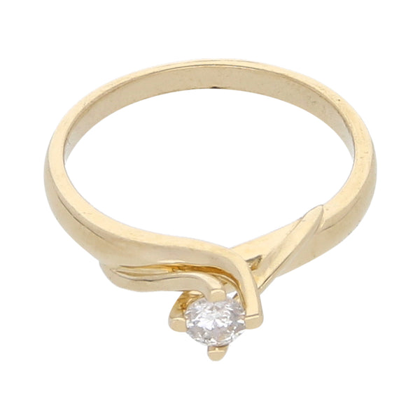 Anillo solitario con diamante en oro amarillo 14 kilates.