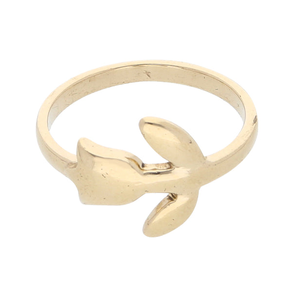 Anillo diseño especial motivo flor en oro amarillo 14 kilates.