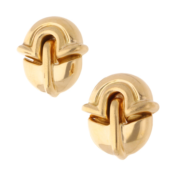 Aretes estilizados firma Quadri en oro amarillo 18 kilates.