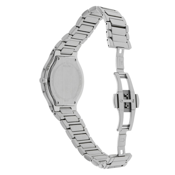 Reloj Bulova para caballero en acero inoxidable.