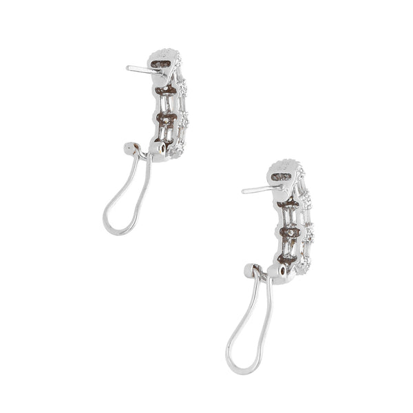 Aretes estilizados con circonias en oro blanco 14 kilates.