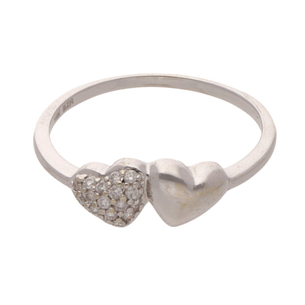 Anillo diseño especial motivo corazones con diamantes en oro blanco 14 kilates.