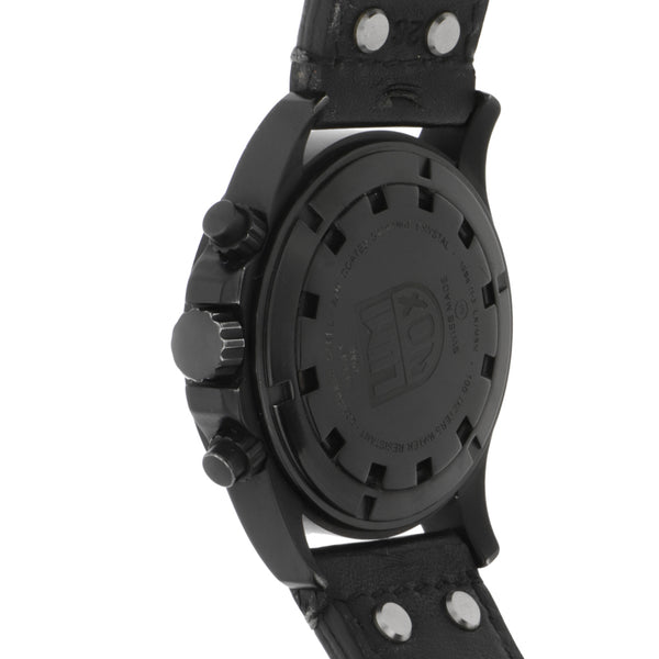 Reloj Luminox para caballero en acero esmalte correa piel.