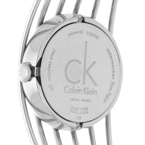 Reloj Calvin Klein para dama en acero inoxidable.