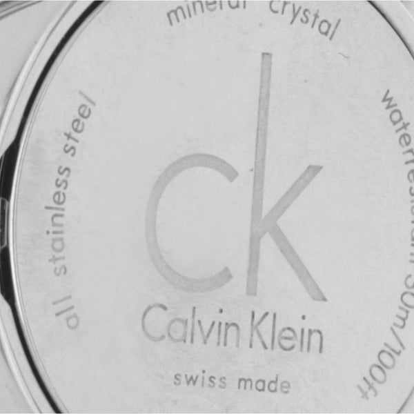 Reloj Calvin Klein para dama en acero inoxidable.