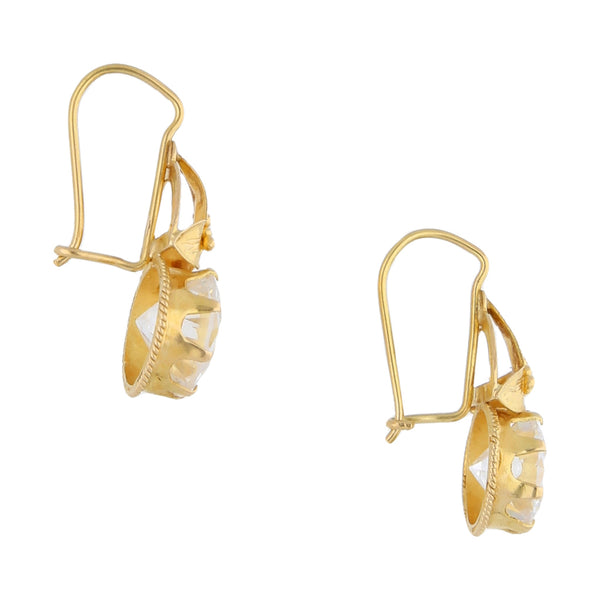 Aretes diseño especial con sintéticos en oro amarillo 18 kilates.