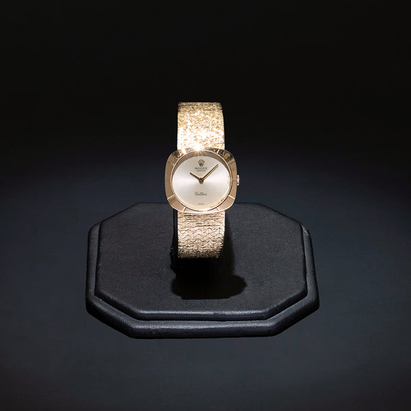 Reloj Rolex para dama modelo Cellini en oro amarillo 18 kilates.