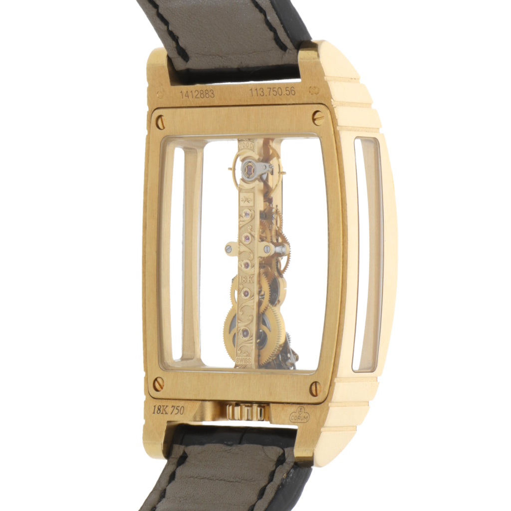 Reloj Corum para caballero modelo Golden Bridge caja en oro