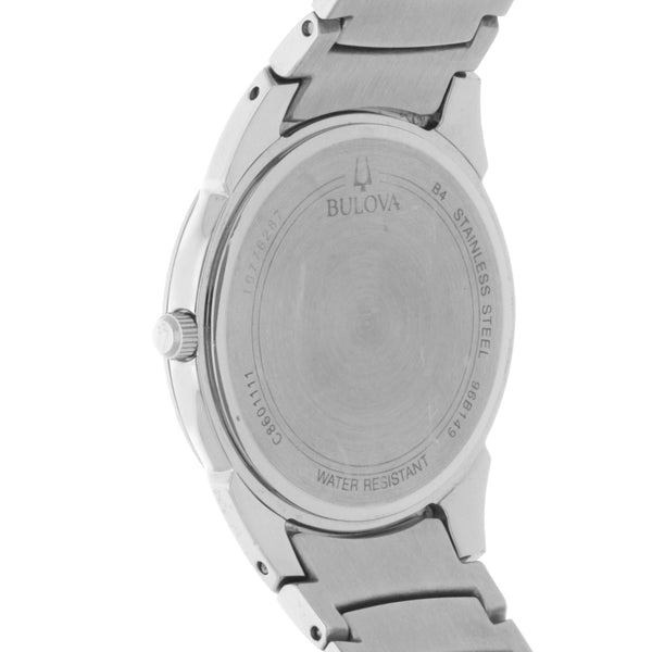 Reloj Bulova para caballero en acero inoxidable.