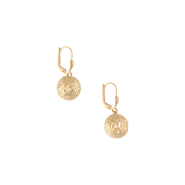 Aretes calados motivo esfera en oro amarillo 14 kilates.