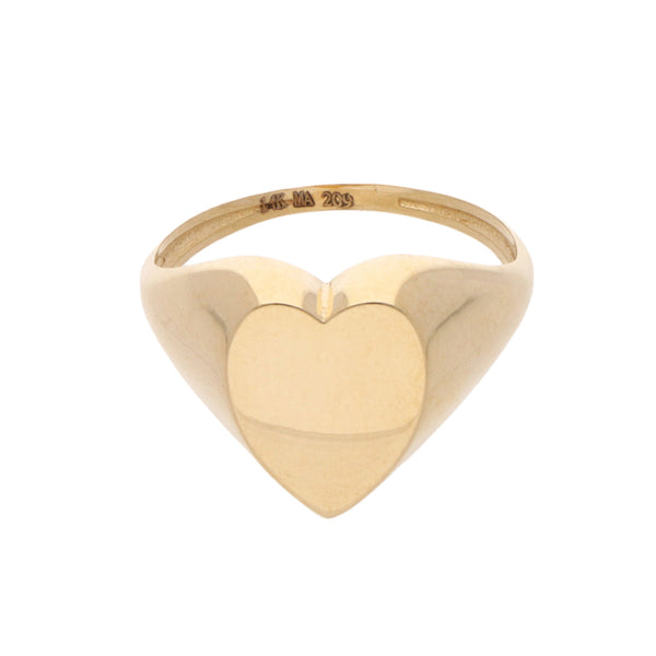 Anillo tipo sello motivo corazón en oro amarillo 14 kilates.