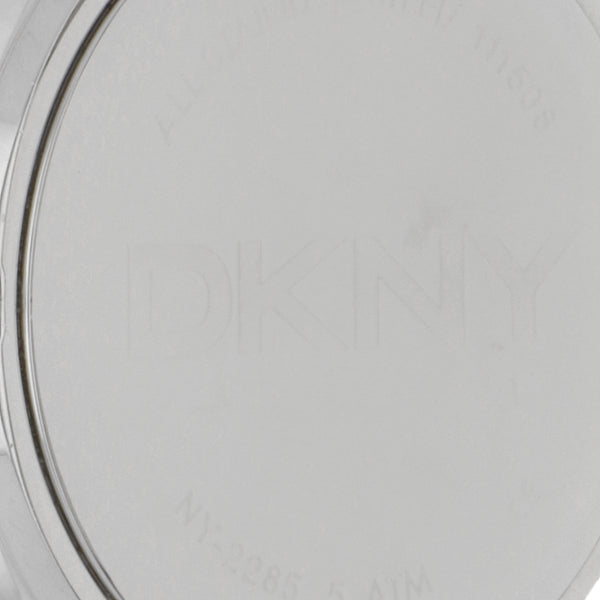 Reloj DKNY para dama/unisex en acero inoxidable.