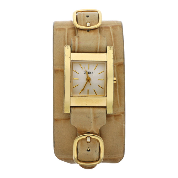 Reloj Guess para dama en acero chapa correa piel.