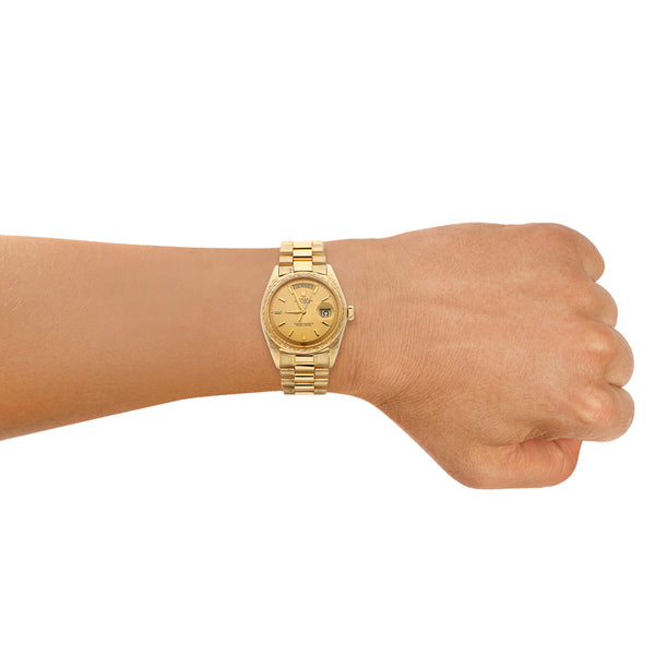 Reloj Rolex para caballero modelo Oyster Perpetual Day-Date en oro amarillo 18 kilates.