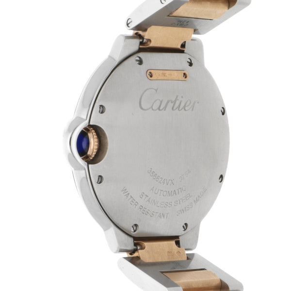 Reloj Cartier para dama modelo Ballon Bleu vistas en oro rosa 18 kilates.