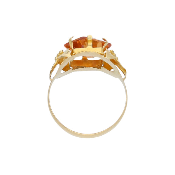 Anillo diseño especial con sintético en oro amarillo 16 kilates.