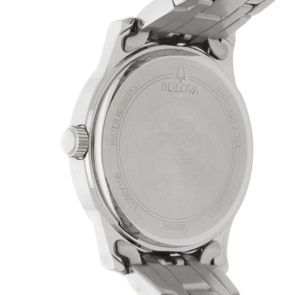 Reloj Bulova para caballero en acero inoxidable.