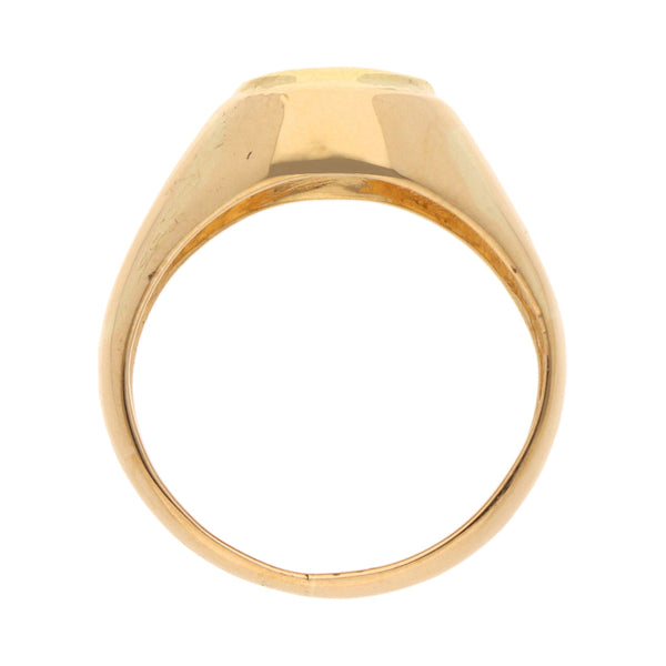 Anillo tipo sello en oro amarillo 18 kilates.