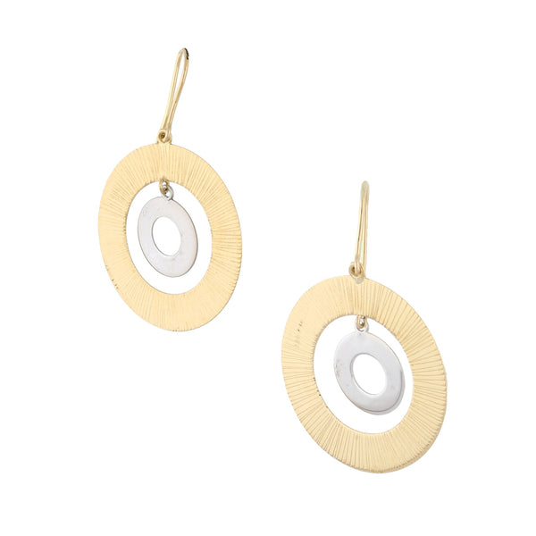 Aretes diseño italiano motivo aros en oro dos tonos 14 kilates.