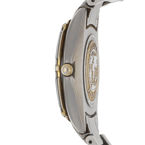 Reloj Citizen para caballero modelo Eco-Drive Titanium.