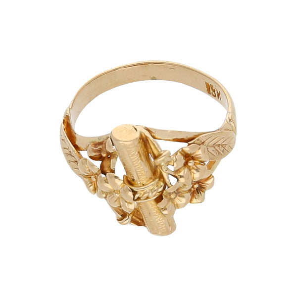 Anillo diseño especial motivo floral en oro amarillo 18 kilates.