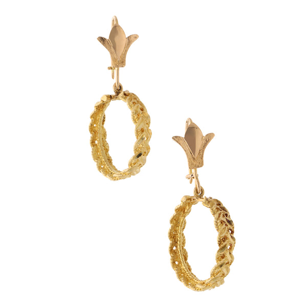 Aretes diseño especial con colgantes en oro amarillo 16 kilates.