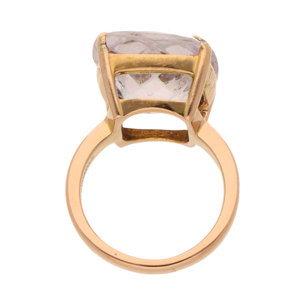 Anillo tipo sello con sintético en oro rosa 18 kilates.