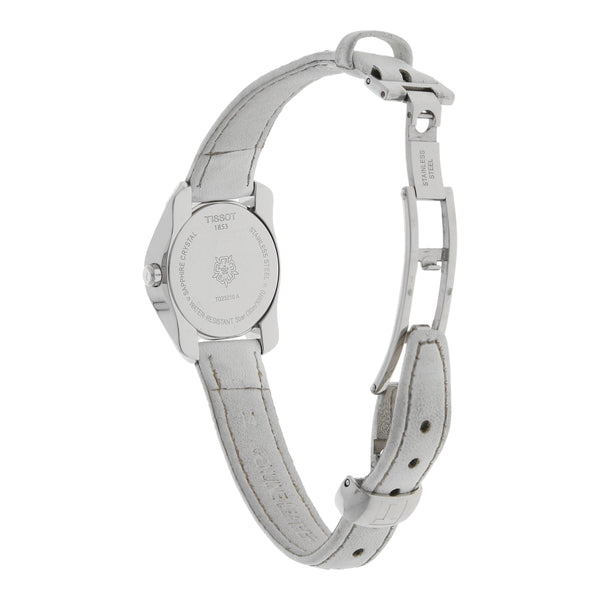 Reloj Tissot para dama en acero inoxidable correa piel.