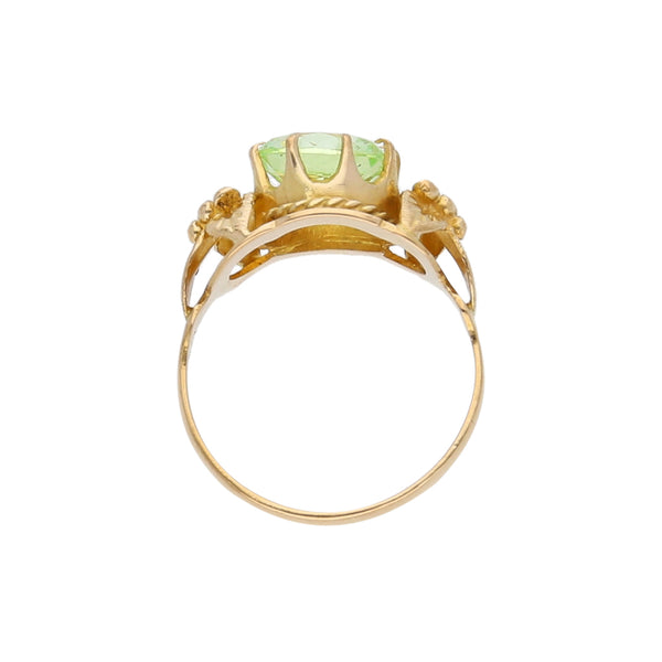 Anillo diseño especial con sintético en oro amarillo 18 kilates.