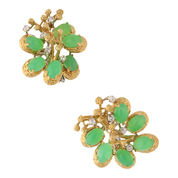 Aretes estilizados con jade y diamantes en oro dos tonos 18 kilates.