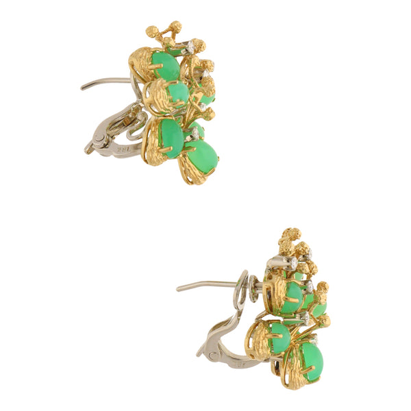 Aretes estilizados con jade y diamantes en oro dos tonos 18 kilates.