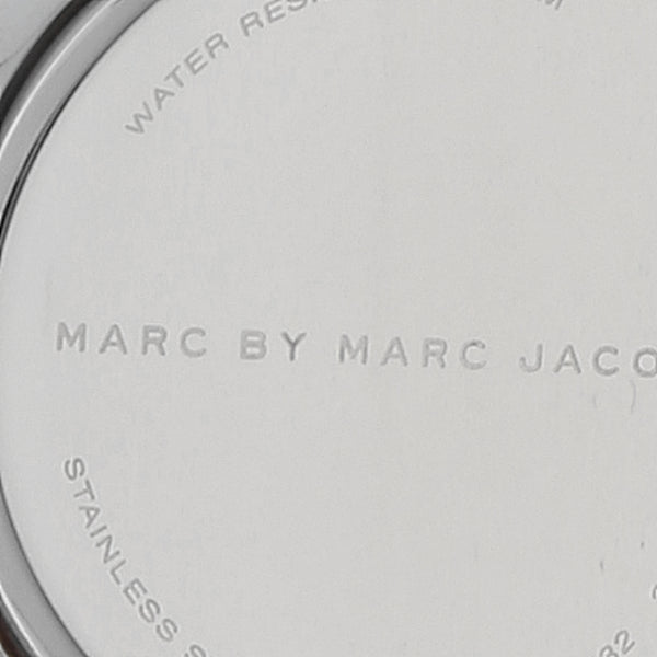 Reloj Marc By Marc Jacobs para dama en acero inoxidable correa piel.