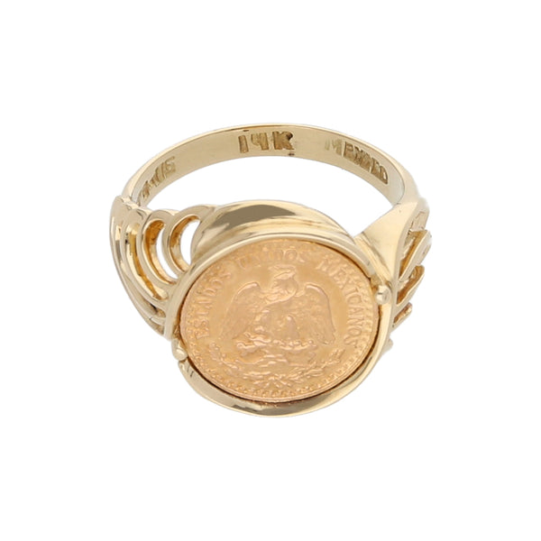 Anillo tipo sello con una moneda de dos pesos oro mexicano 21.6 kilates y oro amarillo 14 kilates.