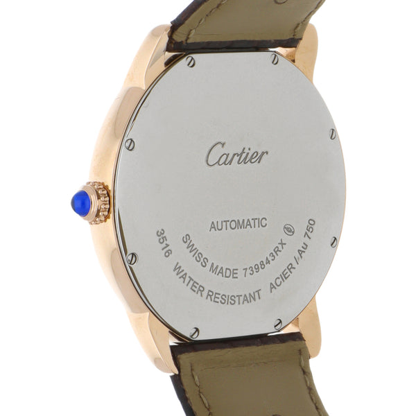 Reloj Cartier para caballero modelo Ronde Solo caja en oro rosa 18 kilates.