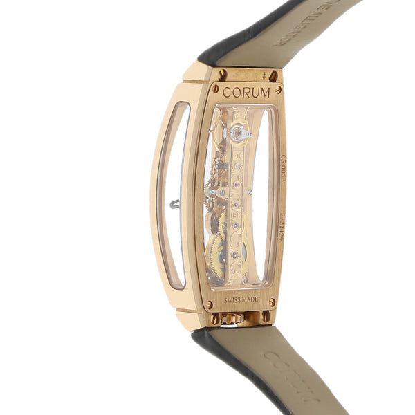 Reloj Corum para dama modelo Miss Golden Bridge caja en oro rosa 18 kilates.