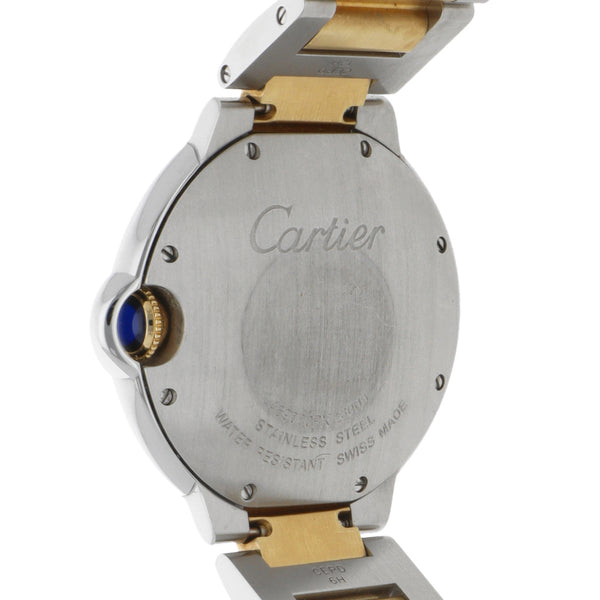 Reloj Cartier para caballero modelo Ballon Bleu vistas en oro amarillo 18 kilates.