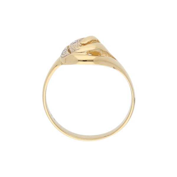 Anillo calado con sintéticos en oro amarillo 18 kilates.