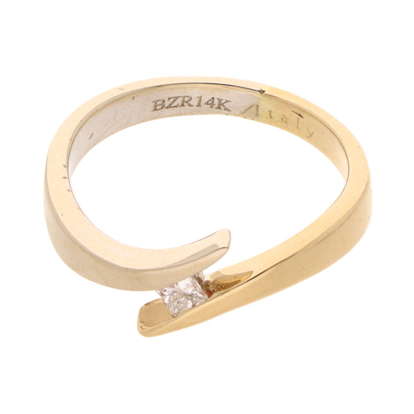 Anillo diseño italiano con diamante en oro dos tonos 14 kilates.