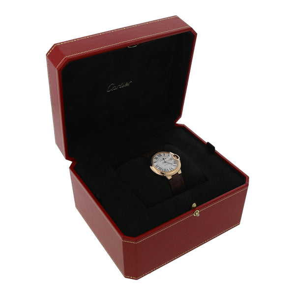 Reloj Cartier para dama modelo Ballon Blue caja en oro rosa 18 kilates.