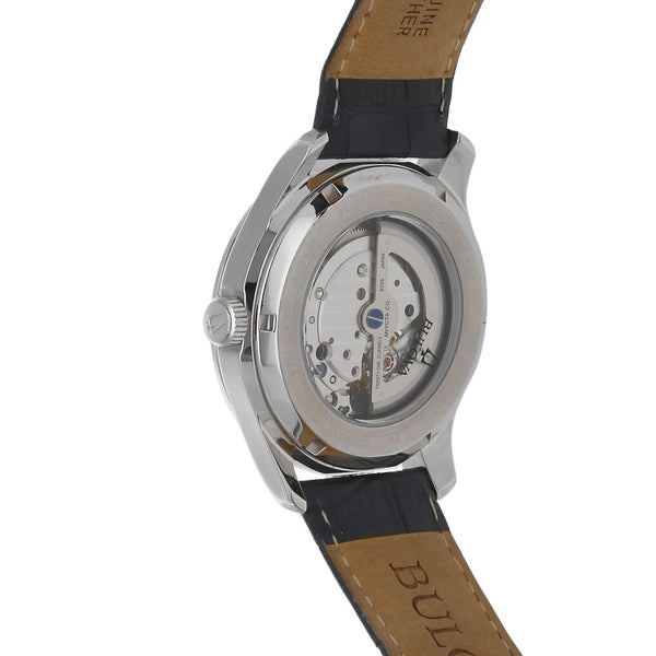 Reloj Bulova para caballero en acero inoxidable correa piel.