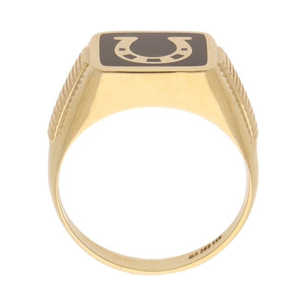 Anillo tipo sello motivo herradura con esmalte en oro amarillo 14 kilates.