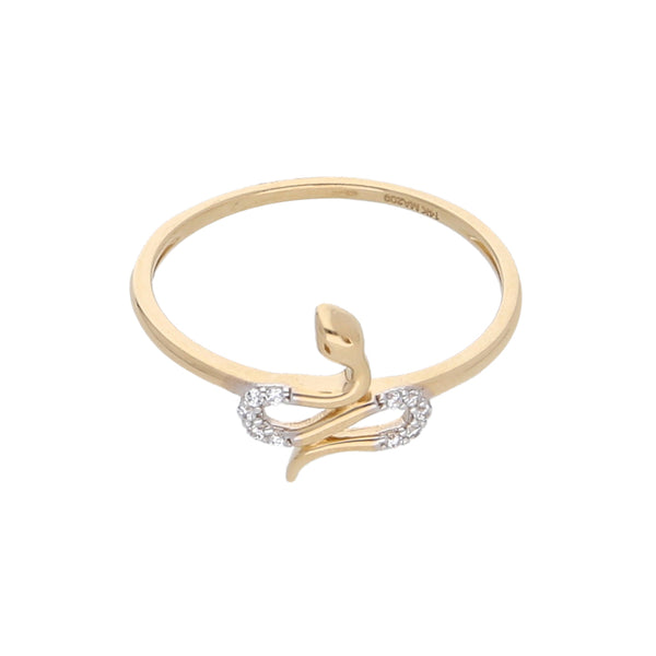 Anillo estilizado motivo serpiente con sintéticos en oro amarillo 14 kilates.