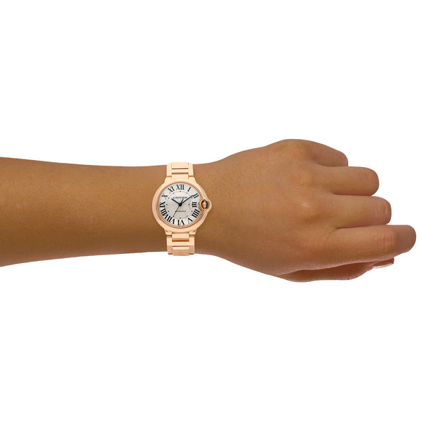 Reloj Cartier para dama modelo Ballon Bleu en oro rosa 18 kilates.