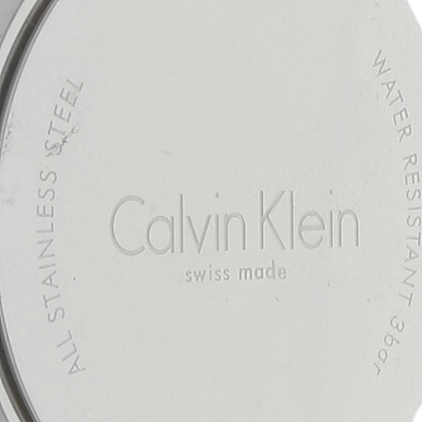 Reloj Calvin Klein para dama en acero inoxidable correa caucho.