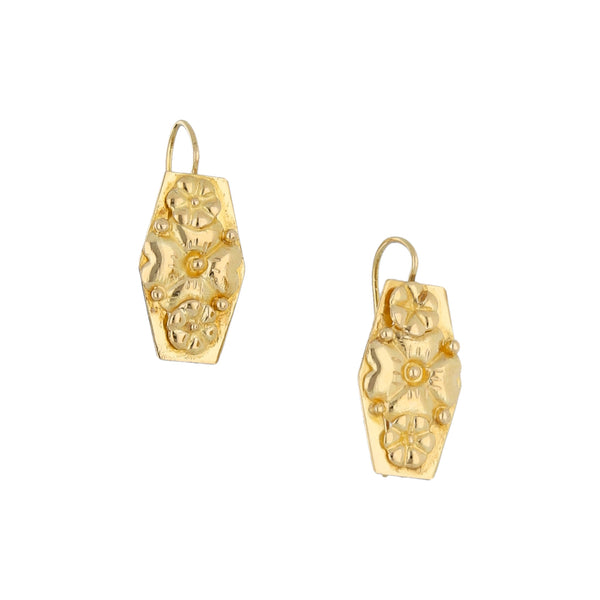 Aretes laminados motivo floral en oro amarillo 18 kilates.