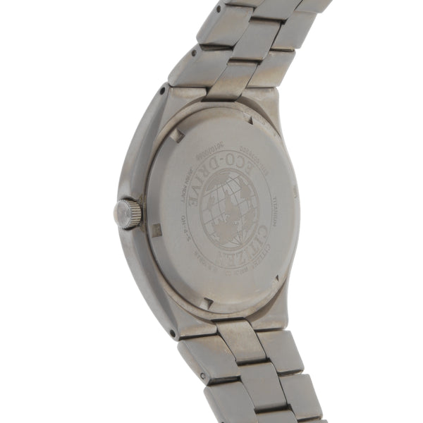 Reloj Citizen para caballero modelo Eco-Drive Titanium.