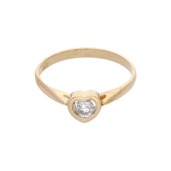 Anillo solitario con diamante motivo corazón en oro amarillo 18 kiltates.