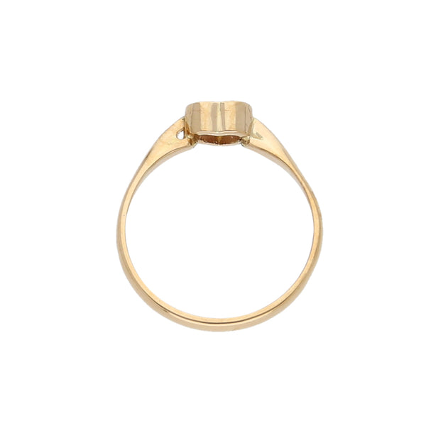 Anillo solitario con diamante motivo corazón en oro amarillo 18 kiltates.